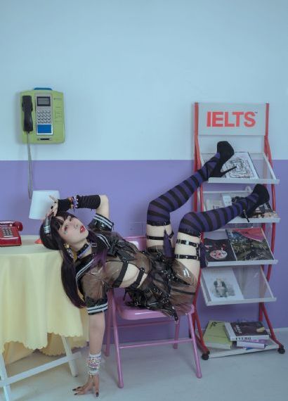 欧美空姐番号封面大全_十万网红美女美酱