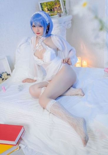 欧美妆发型美人图_BD国语在线手机播放